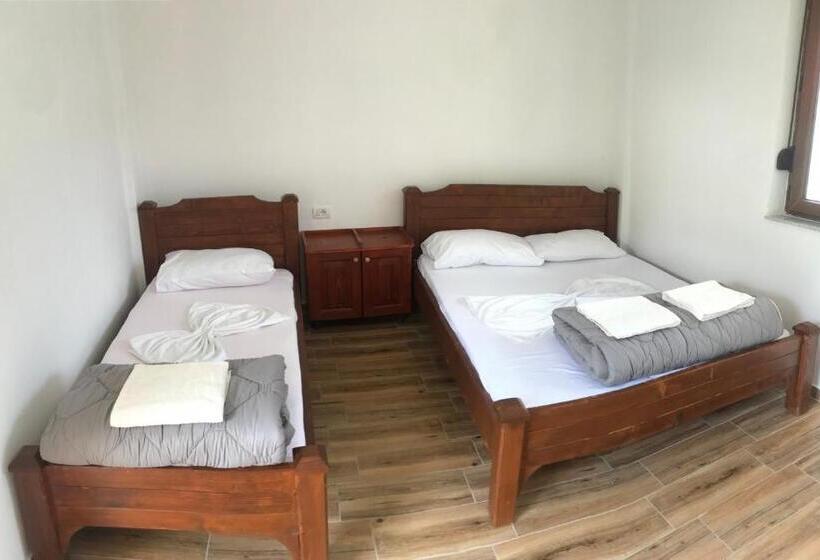 اتاق استاندارد, Lazer çardaku Guesthouse