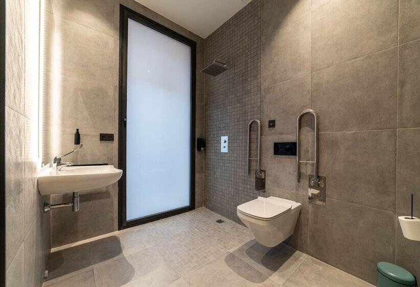اتاق استاندارد چهار تخته, Petit Hostel La Latina