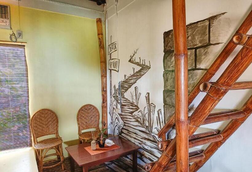 Deluxe Zimmer, Lexias Hostel And Workspace   El Nido