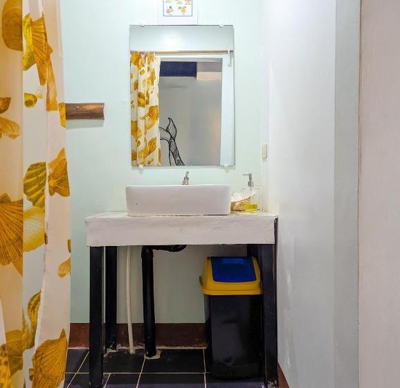 Standardzimmer, Lexias Hostel And Workspace   El Nido