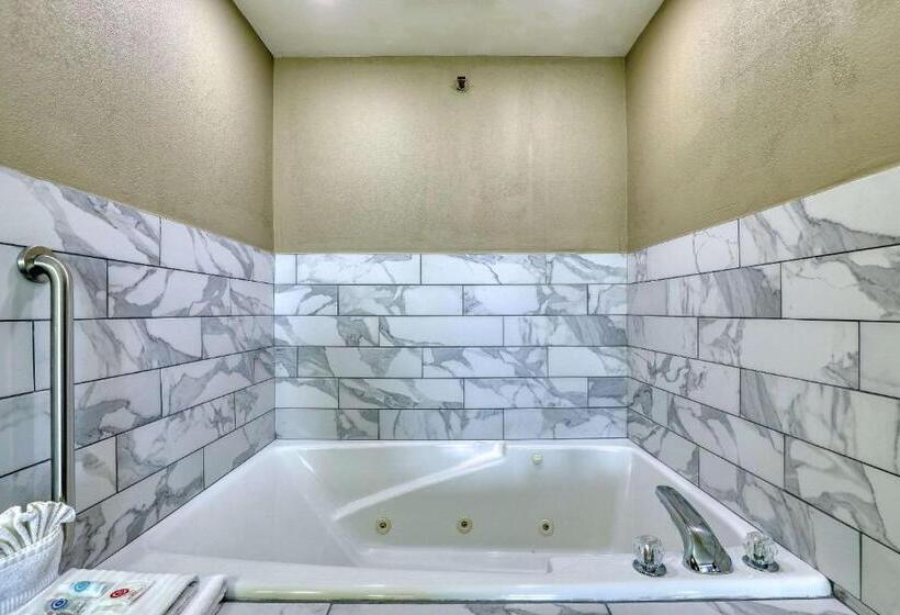 Люкс Кровать Кинг, Comfort Suites Madison West