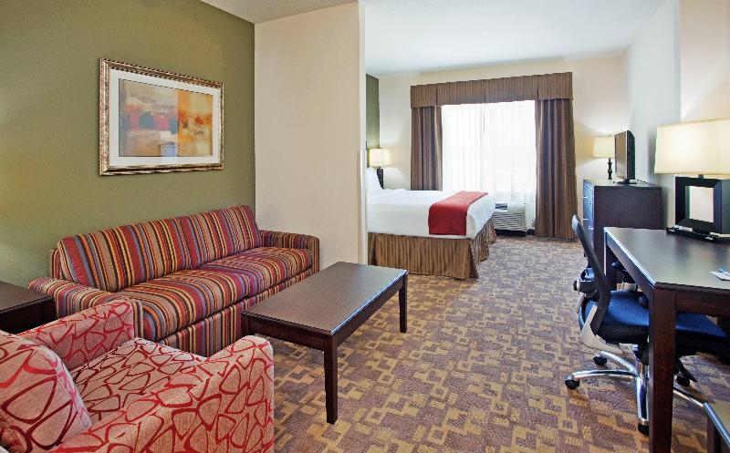 سوئیت اجرایی با تخت کینگ, Holiday Inn Express Hotel & Suites Topeka North By Ihg