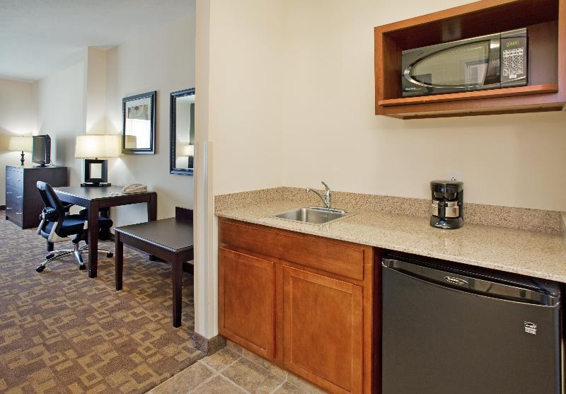 سوئیت اجرایی با تخت کینگ, Holiday Inn Express Hotel & Suites Topeka North By Ihg