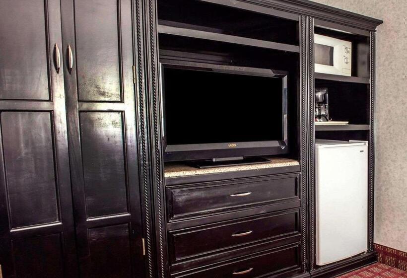 Президентский Люкс, Quality Inn & Suites North Gibsonia