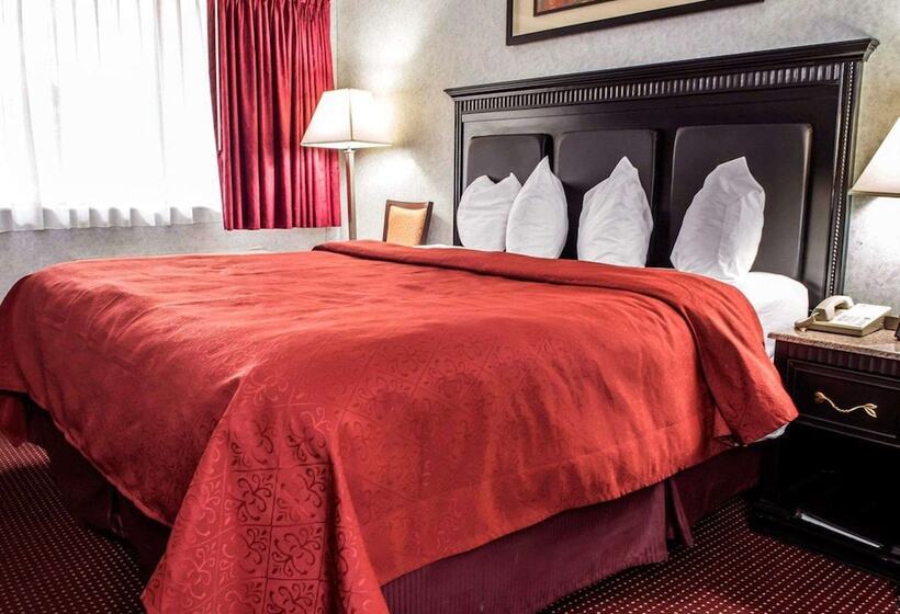 Президентский Люкс, Quality Inn & Suites North Gibsonia