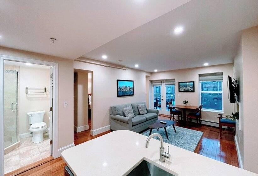 스위트, Copley House