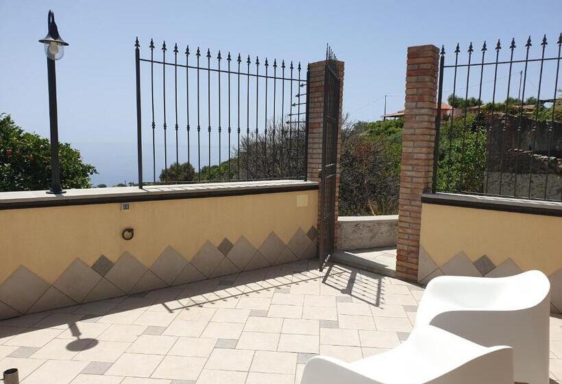 سوییت دوبلکس, Casal Trinacria
