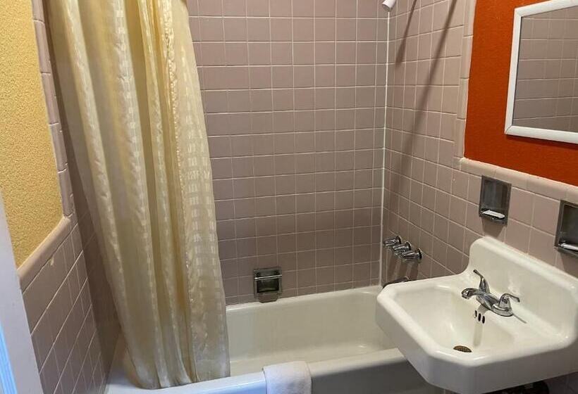 Номер Deluxe, Kenwood Court Motel