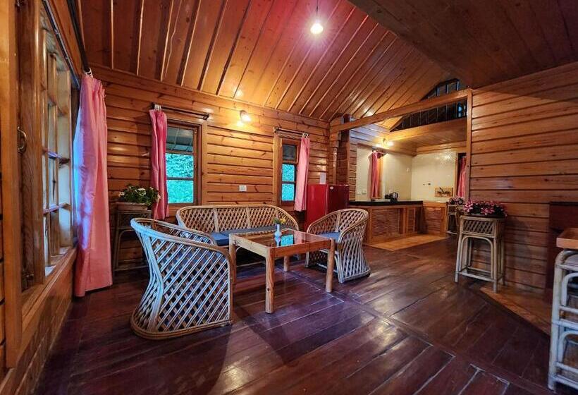 샬레, The Chalets Naldehra