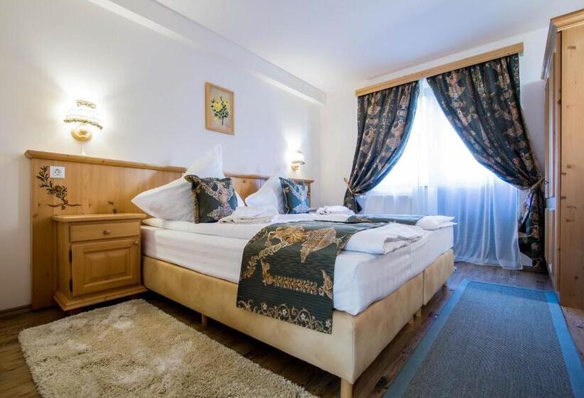 Quarto Estandar com Sacada, Villa Siana