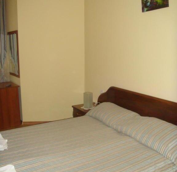패밀리 룸, Hera Guest House