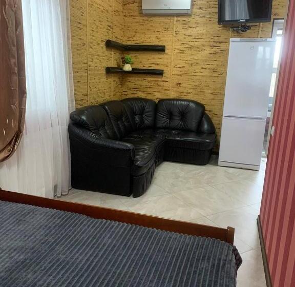 استودیوی سوپریور, Na Bukovinskoy Guest House
