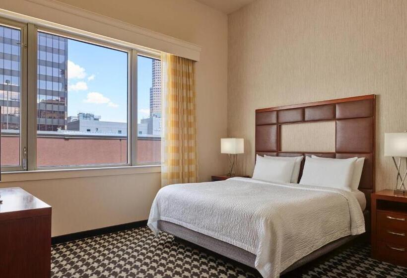 מיטת קינג בסוויטה, Courtyard By Marriott Denver Downtown