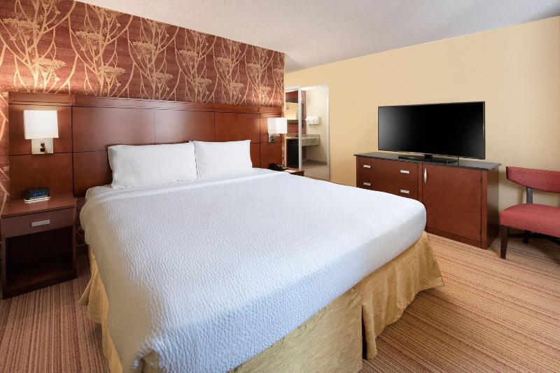 Люкс Кровать Кинг, Courtyard By Marriott Dallas Plano In Legacy Park