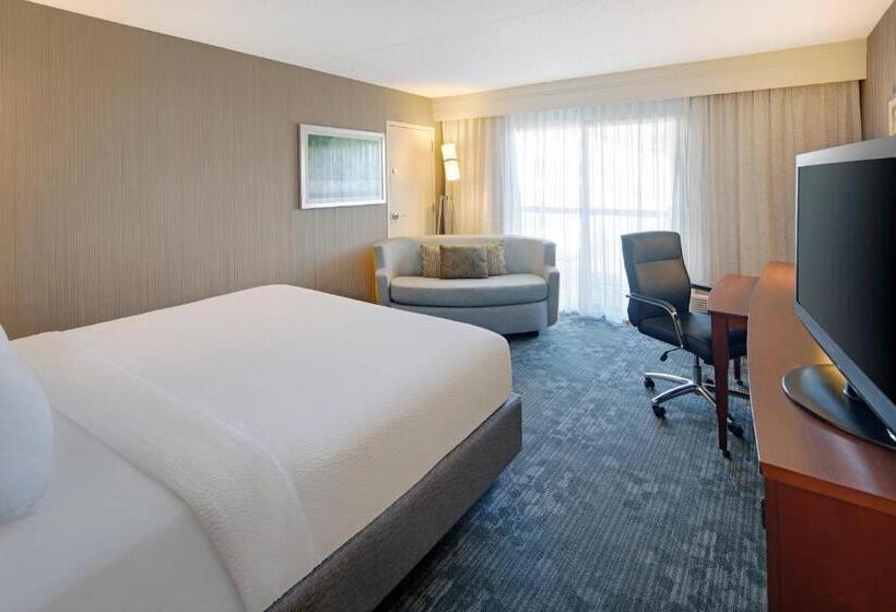 장애인용 디럭스룸, Courtyard Detroit Southfield