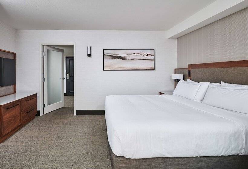 발코니가 있는 스위트, Doubletree By Hilton Fullerton