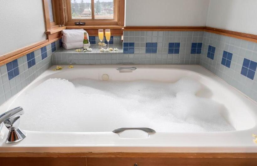 Люкс Кровать Кинг, La Conner Channel Lodge
