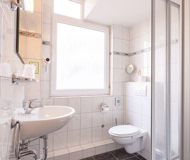 Номер Стандарт Трехместный, Brauhotel Bonn