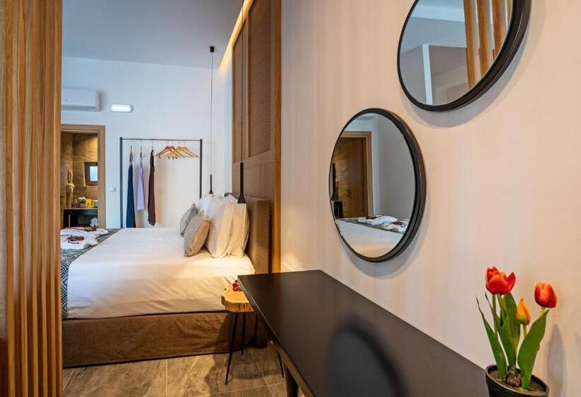 سوییت با استخر, Delfina Boutique