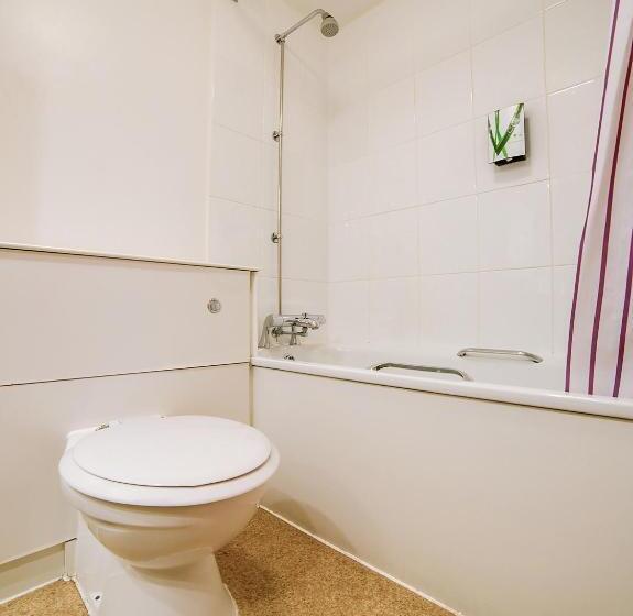 Номер Стандарт, Lakeside Haydock Hotel, St Helens