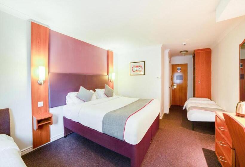 Четырехместный Номер Стандарт, Lakeside Haydock Hotel, St Helens