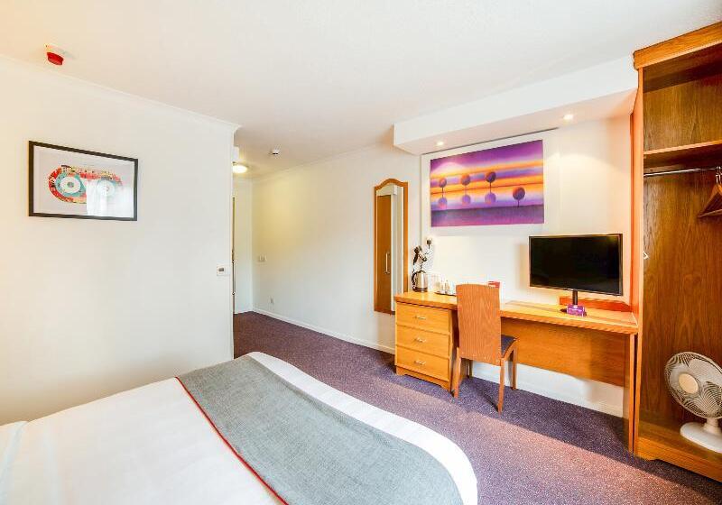 Номер Стандарт, Lakeside Haydock Hotel, St Helens