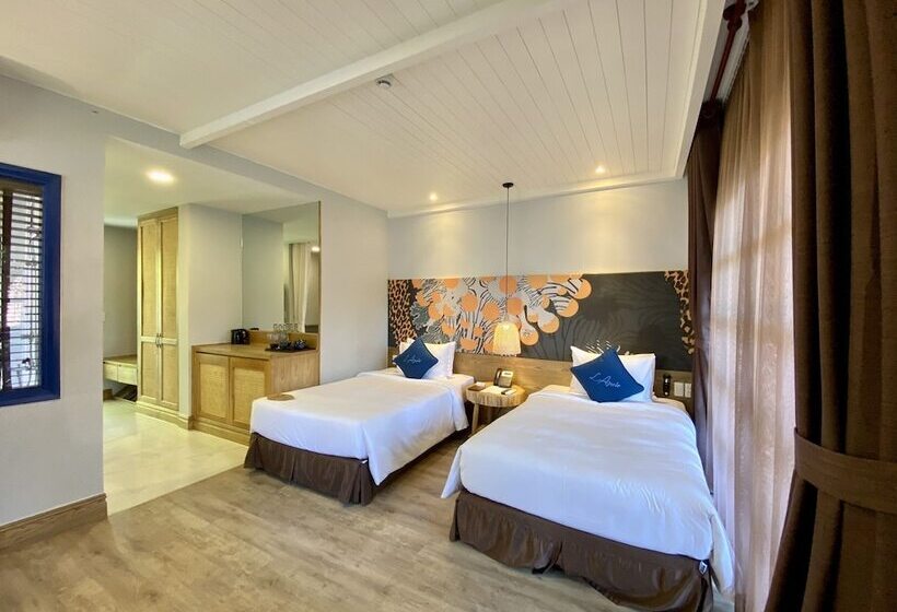 اتاق لوکس با چشم‌انداز باغ, L'azure Resort And Spa