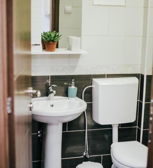 استودیوی استاندارد, White & Wood