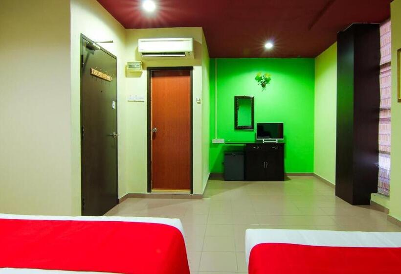 سوییت خانوادگی, Oyo 43962 Ezzy In