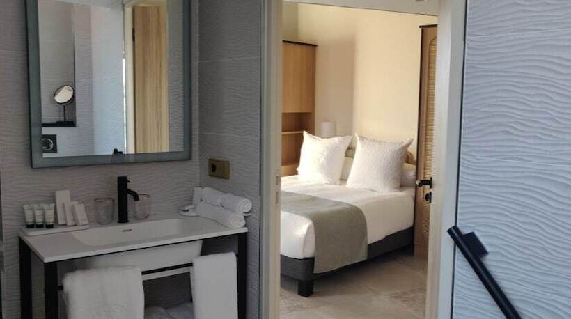 Трехместный Номер Deluxe Вид на Море, Splendid Hôtel & Spa