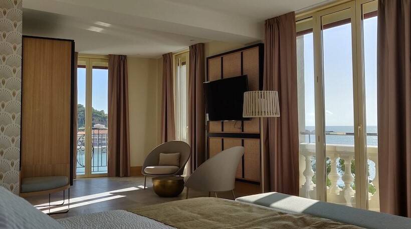 سوییت جونیور با چشم‌انداز دریا, Splendid Hôtel & Spa