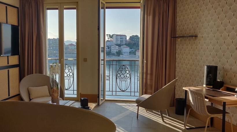 سوئیت خانواده 2 خوابه, Splendid Hôtel & Spa