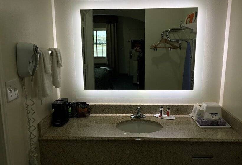 身障者適用スイートルーム, Days Inn By Wyndham Humble/houston Intercontinental Airport