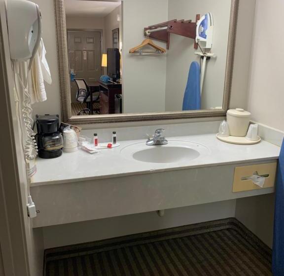 غرفة قياسية سرير كينج, Days Inn By Wyndham Ocean Springs