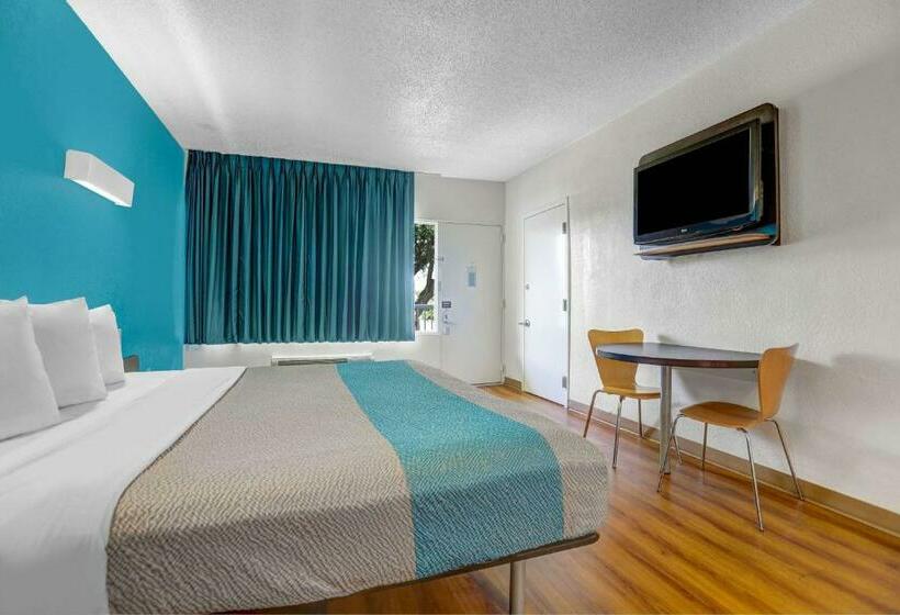 Стандартный Номер Кровать Кинг, Motel 6 Jacksonville, Nc