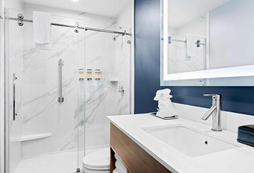Люкс Кровать Кинг, Best Western Niantic   New London, Mystic Area