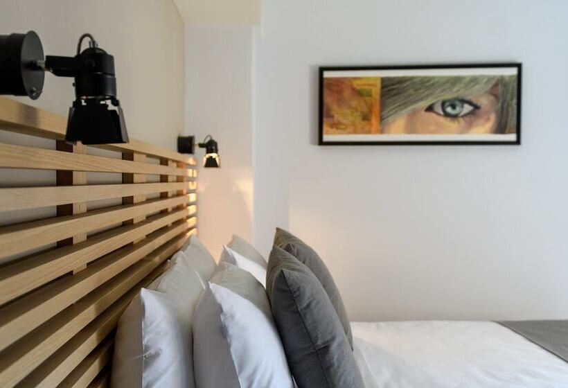 חדר דלוקס, Fos Downtown Suites