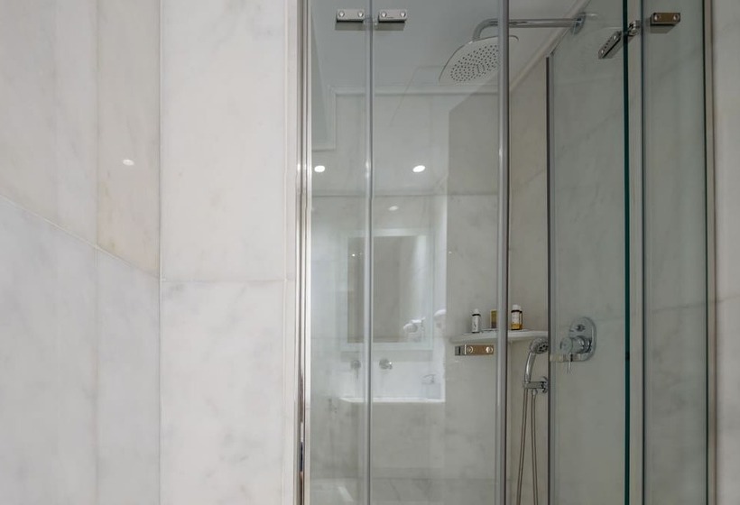 חדר סטנדרט לשלושה, Fos Downtown Suites