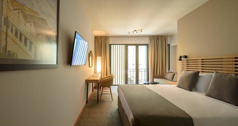 חדר סטנדרט לשלושה, Fos Downtown Suites