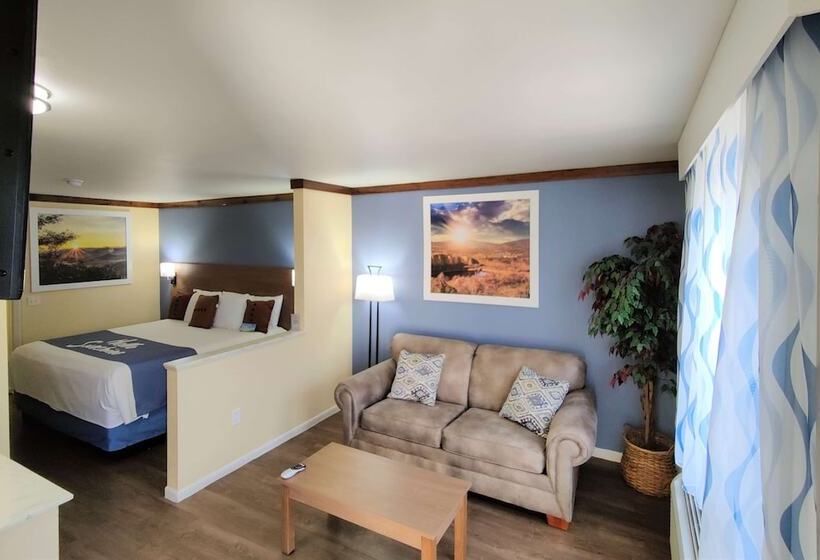 Студия Deluxe, Days Inn By Wyndham Suites Fredericksburg