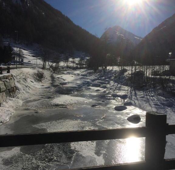Familjerum Bergsutsikt, B&b Haus Granit Saas Grund