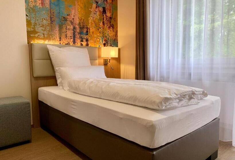 חדר יחיד בסיסי, Thermalhotel Kemper