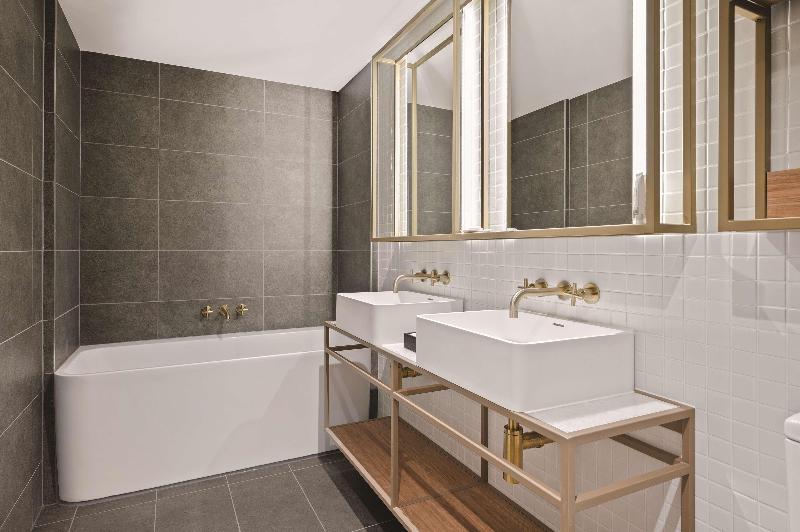 Люкс Повышенной Комфортности, Vibe Hotel Melbourne