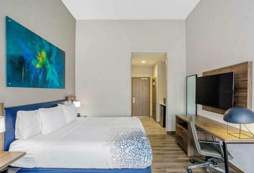 חדר סטנדרט עם מיטת קינג, La Quinta Inn & Suites By Wyndham Miramar Beachdestin