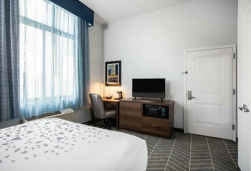 חדר סטנדרט מותאם לאדם עם מוגבלויות, La Quinta Inn And Suites By Wyndham Long Island City
