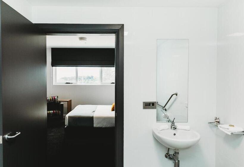 Номер Стандарт Кровать Кинг Адаптированный для Инвалидов, Coniston Hotel Wollongong