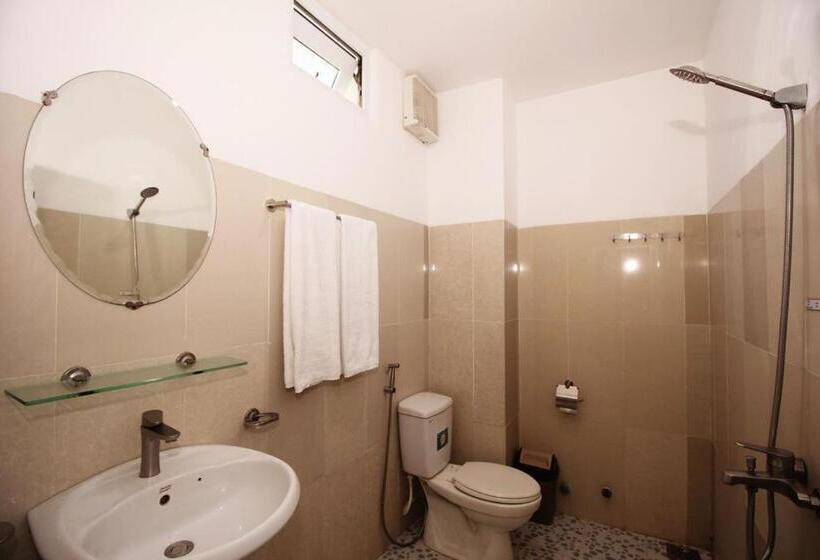 اتاق لوکس چهار تخته, Nu Cuoi Mui Ne Hotel & Restaurant