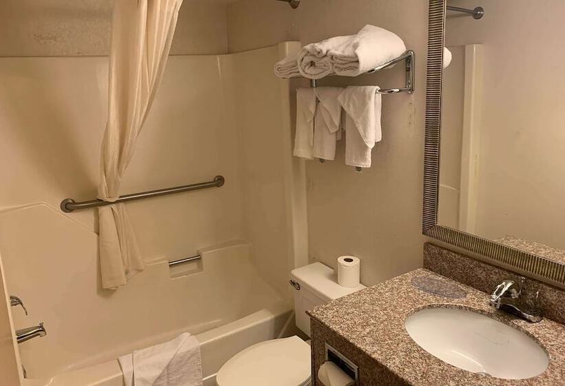 Номер Стандарт 2 Двуспальные Кровати, Days Inn By Wyndham Harrisonburg