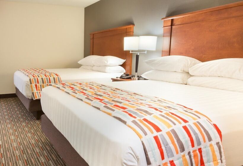 Номер Deluxe, Drury Inn & Suites St. Louis Creve Coeur