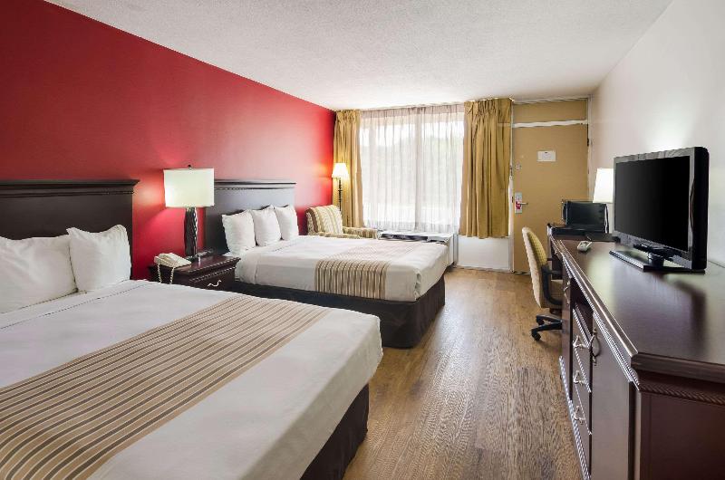 Номер Стандарт, Econo Lodge Marion I 81